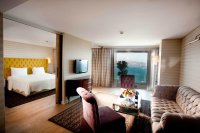  Vacation Hub International | Opera Hotel Room