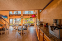  Vacation Hub International | Red Roof Inn Ft Myers Room