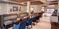  Vacation Hub International | Holiday Inn Express & Suites Manhattan Room