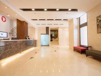  Vacation Hub International | Travelodge Kowloon Room
