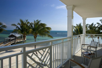  Vacation Hub International | The Reach Key West Room