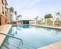  Vacation Hub International | Comfort Suites UCF Area - Research Park Room