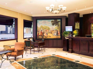  Vacation Hub International | Hotel Mercure Madrid Plaza de Espana Room