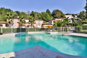  Vacation Hub International | Hôtel Les Bastides Saint-Paul Room