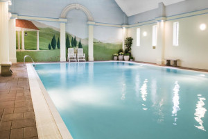  Vacation Hub International | Oxford Spires Hotel Room