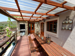  Vacation Hub International | Oaksrest Vineyards Guest Farm - Chenin Blanc Cottage Room