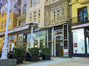  Vacation Hub International | Main Square Residence Room
