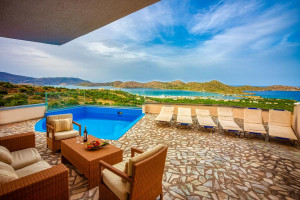  Vacation Hub International | Elounda Residence Room