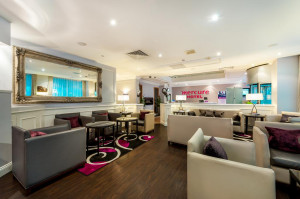  Vacation Hub International | Mercure London Kensington Hotel Room