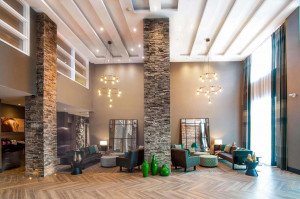  Vacation Hub International | Sandman Hotel Oakville Room