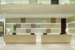  Vacation Hub International | Holiday Inn Mumbai International Airport Room