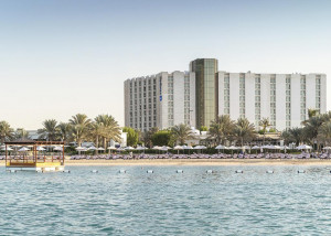  Vacation Hub International | Radisson Blu Hotel & Resort Room