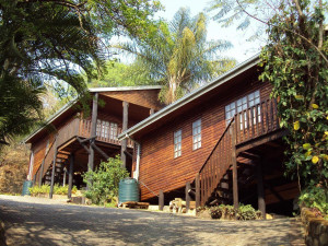  Vacation Hub International | Nie-Zel Log Homes & Safari Tours Room