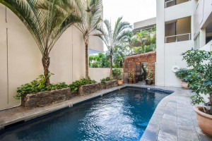  Vacation Hub International | The Equus Room