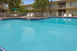  Vacation Hub International | Ramada by Wyndham Fort Lauderdale Airport/Cruise Port Room