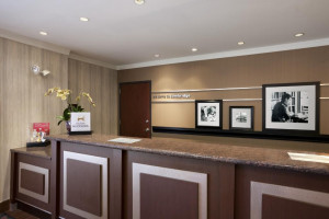  Vacation Hub International | Hampton Inn Boston - Cambridge Room