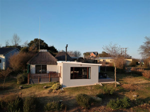  Vacation Hub International | Fish Eagle Cottage Room