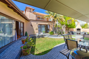  Vacation Hub International | Vue Grande Room