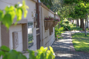  Vacation Hub International | Poetry Guestrooms Room