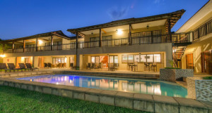  Vacation Hub International | Relax Inn Room