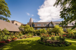  Vacation Hub International | Chateau on the Park - Christchurch, a DoubleTree by Hilton Room
