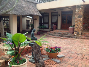  Vacation Hub International | Centurion Guest House and Lodge Room