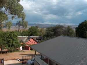  Vacation Hub International | The Courtyard Room