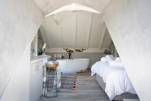  Vacation Hub International | Pearl Moon Boutique Self-Catering Suites Room