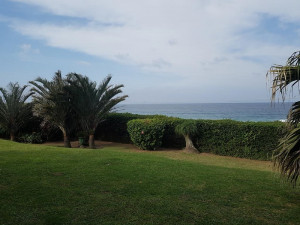  Vacation Hub International | The Seaside Room