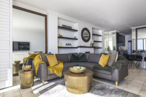  Vacation Hub International | Yolo Spaces - Clifton Beachfront Magic Apartment Room