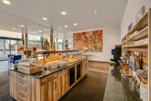  Vacation Hub International | Holiday Inn Express Singen Room
