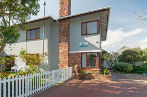  Vacation Hub International | Stemmet Lodge Hermanus Room