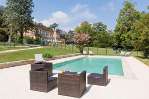  Vacation Hub International | Domaine De Montjoie Toulouse - BW Premier Collection Room