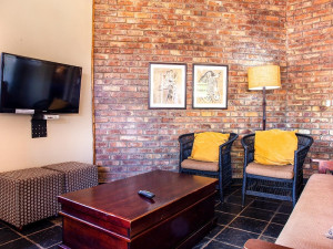  Vacation Hub International | Sondela Nature Reserve Karee Chalets Room
