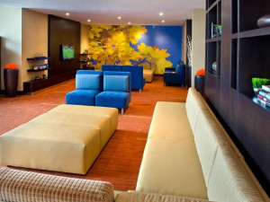  Vacation Hub International | Courtyard Niagara Falls Room