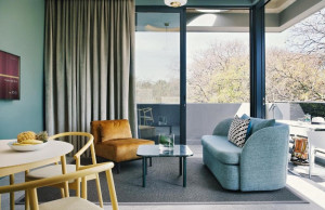  Vacation Hub International | Home Suite Hotels-Rosebank Room
