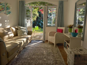  Vacation Hub International | Villa Mimosa Room