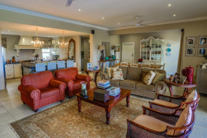  Vacation Hub International | Woodbury House Room