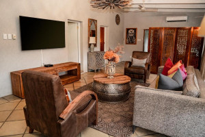  Vacation Hub International | Bush Baby Valley Lodge Room