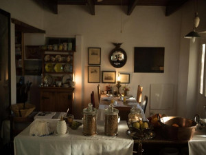  Vacation Hub International | The Whitehouse Room