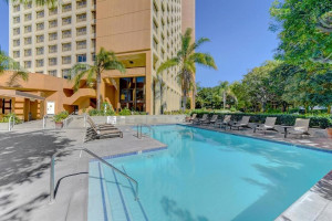  Vacation Hub International | DoubleTree by Hilton Anaheim/Orange County Room