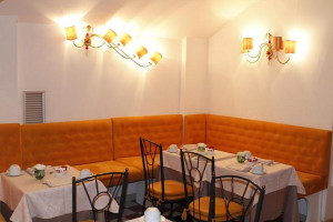  Vacation Hub International | Boutique Hotel Trevi Room
