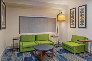  Vacation Hub International | Sleep Inn & Suites Tempe ASU Campus Room