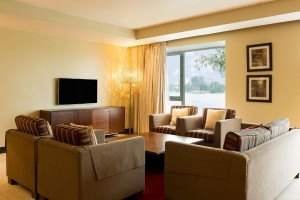  Vacation Hub International | Radisson Blu Anchorage Hotel Room