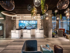  Vacation Hub International | J44 Lifestyle Hotel Room