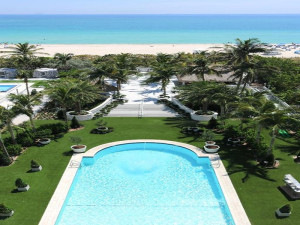  Vacation Hub International | Cadillac Hotel & Beach Club Room