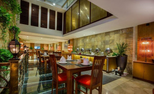  Vacation Hub International | Oriental Suites Hotel & Spa Room
