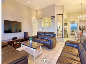  Vacation Hub International | Seaside Villa Room