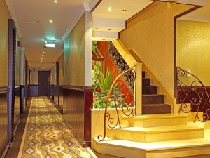  Vacation Hub International | Carlton Tower Hotel Room