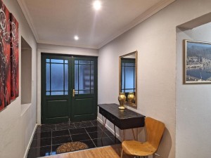  Vacation Hub International | The Green Door Cottage Room